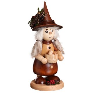 DWU Smoke woman with cooking pot