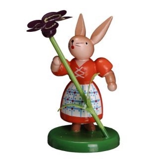 ESCO Hasenfrau mit Stiefmütterchen