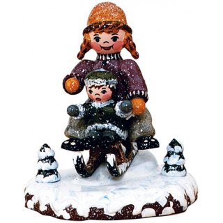 Hubrig Winterkinder Schlittenfahrerin