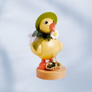 KWO spring chick with green hat