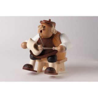 KWO Smoker wood shoemaker, sitting