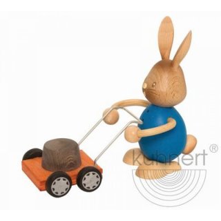 Kuhnert Osterhase Stupsi mit Rasenmäher