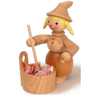 Wagner gnome woman with washing bowl