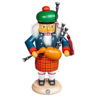 Müller nutcracker scot with bagpipes