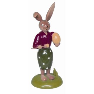 Holzkunst Gahlenz rabbit woman with egg