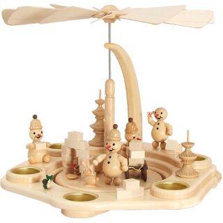 Wagner Pyramide Junior beim Iglubauen